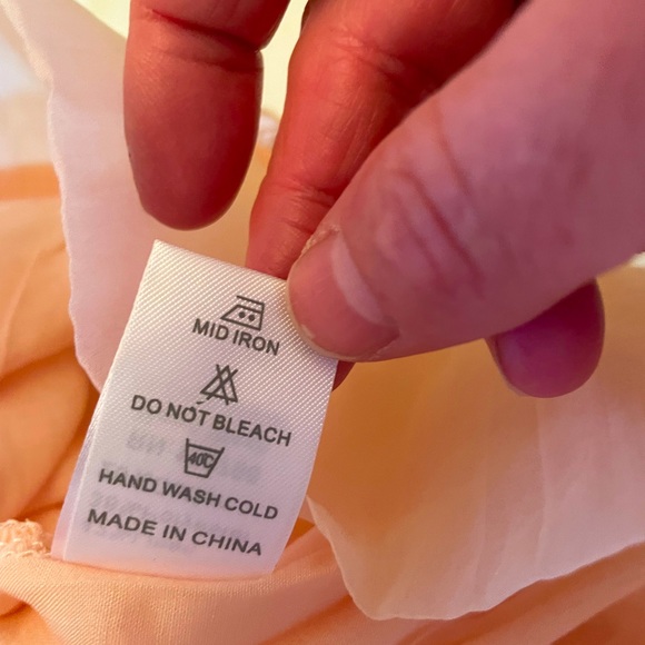 NWT. Pretty Angel Short Sleeve size Large lace Tunic in Peach.  Fully lined. - Picture 12 of 13